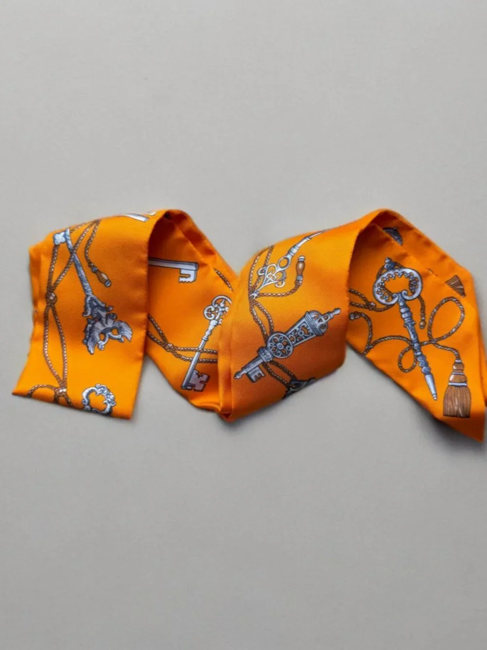 Hermes Orange Les Cles a Pois Silk Twilly Scarf